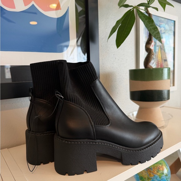 Black Chunky Heel Ankle Boots - Picture 2 of 3